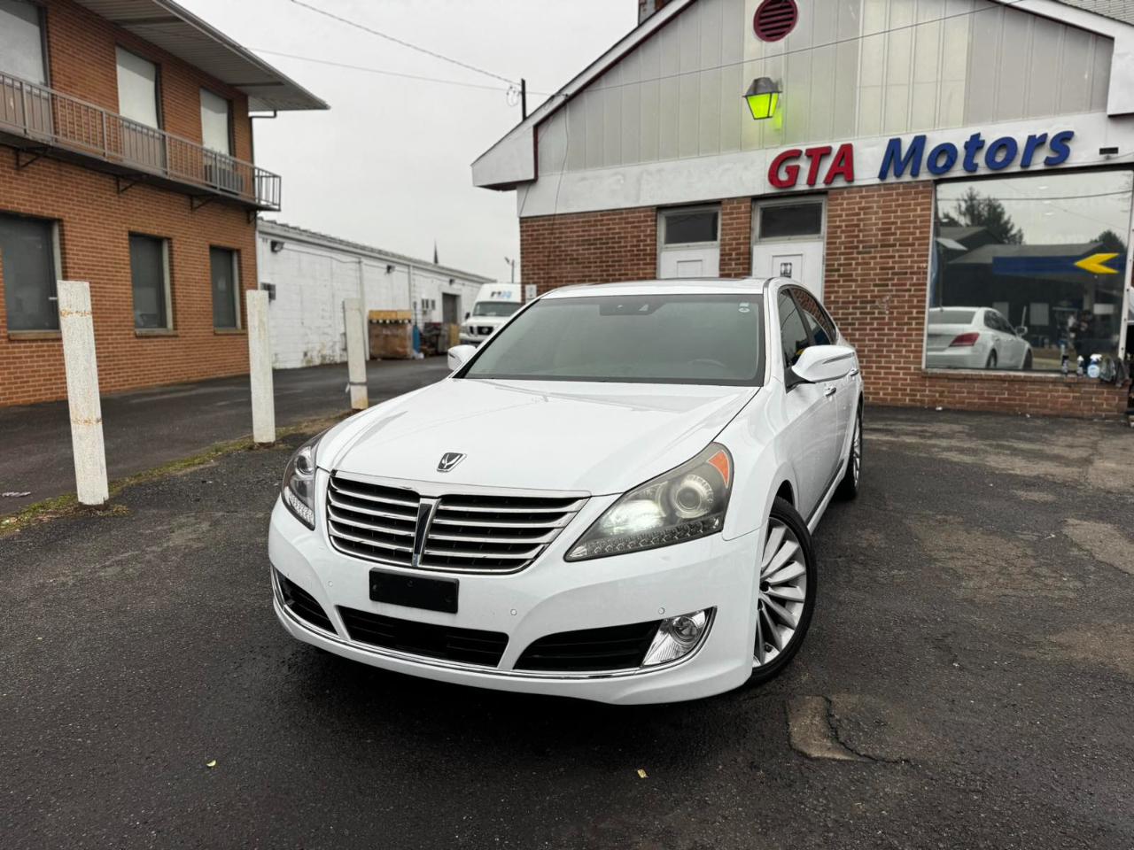 Hyundai Equus 4dr Sdn Signature 2016