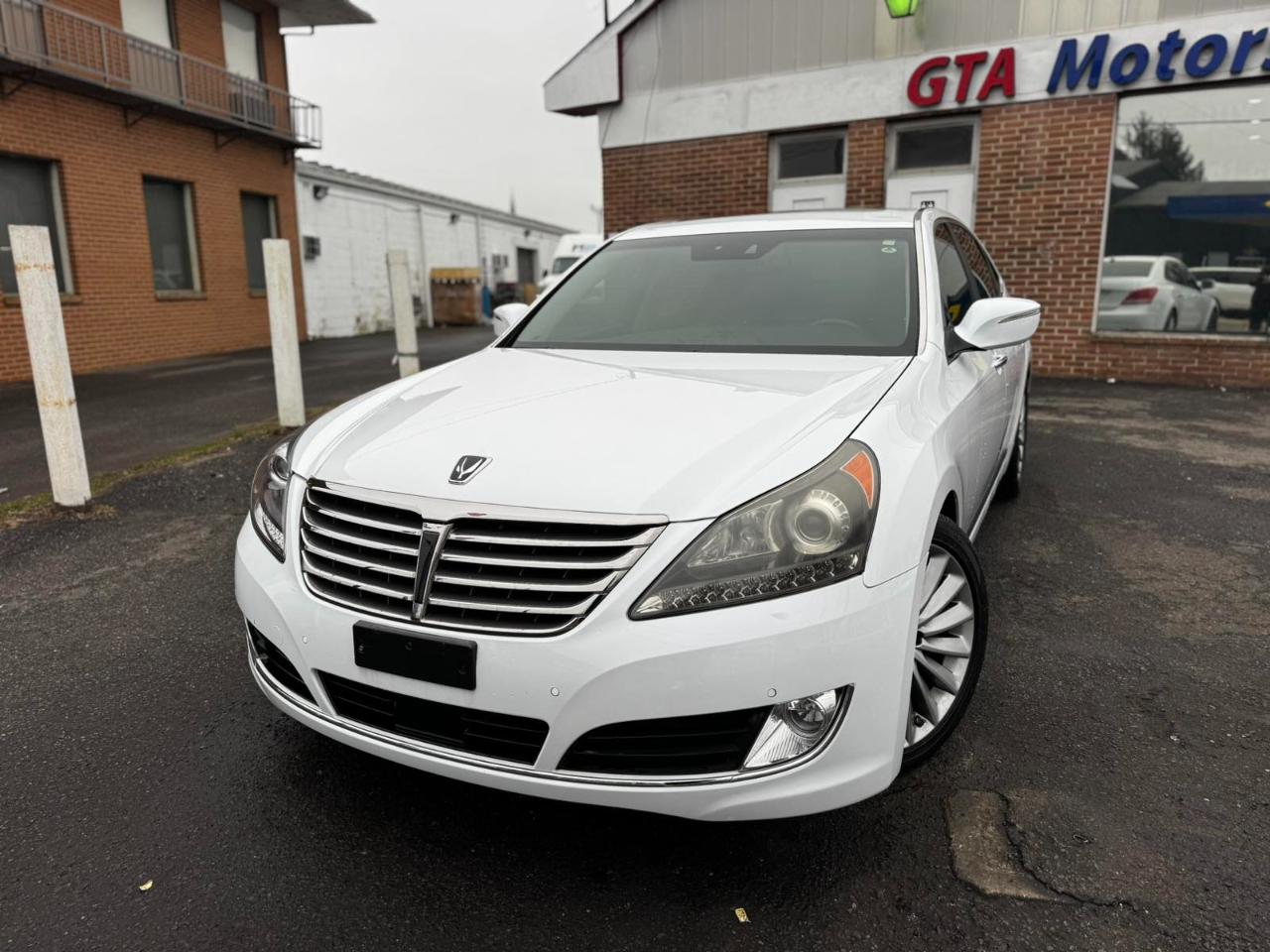 Hyundai Equus 4dr Sdn Signature 2016
