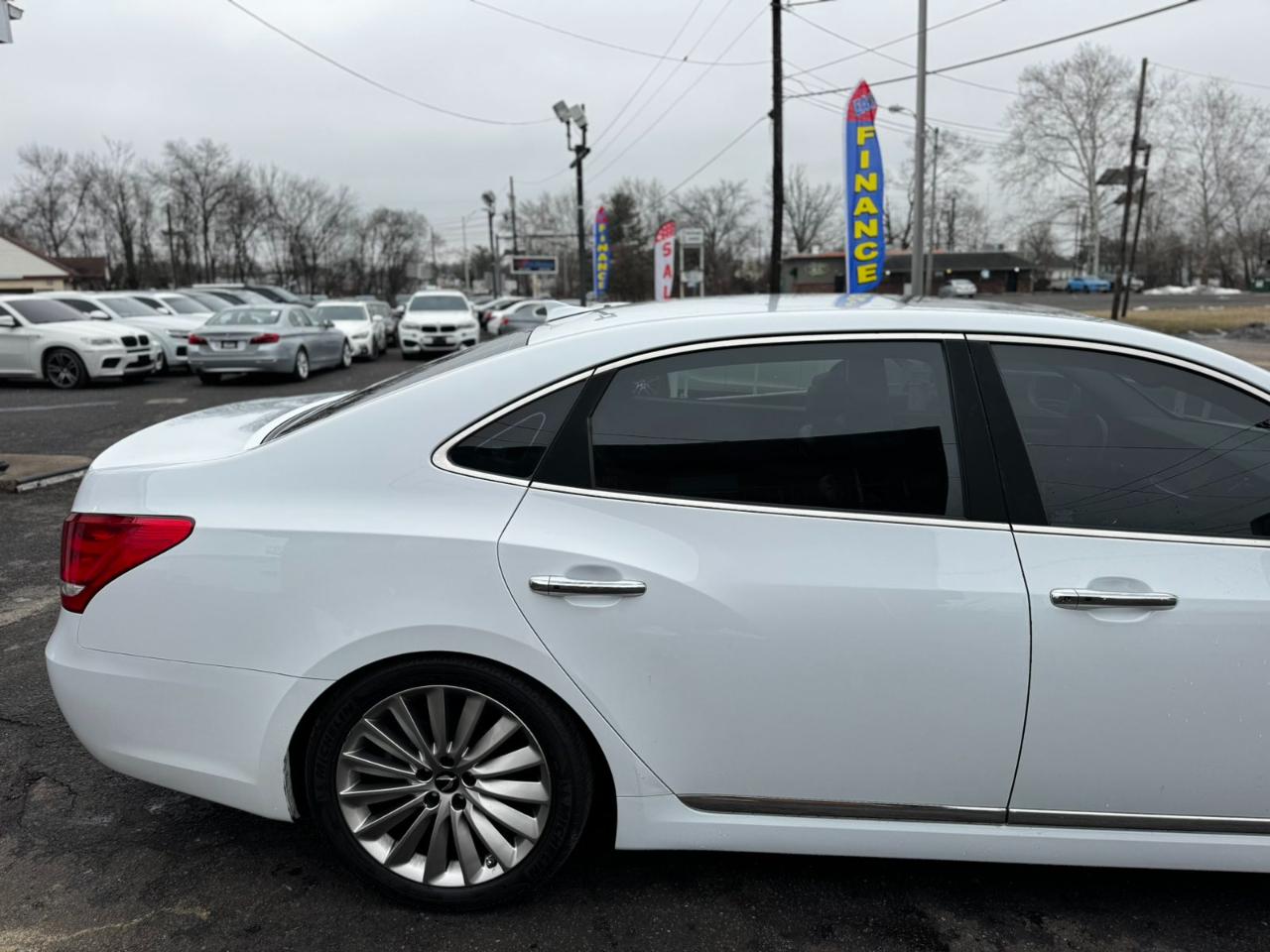 Hyundai Equus 4dr Sdn Signature 2016