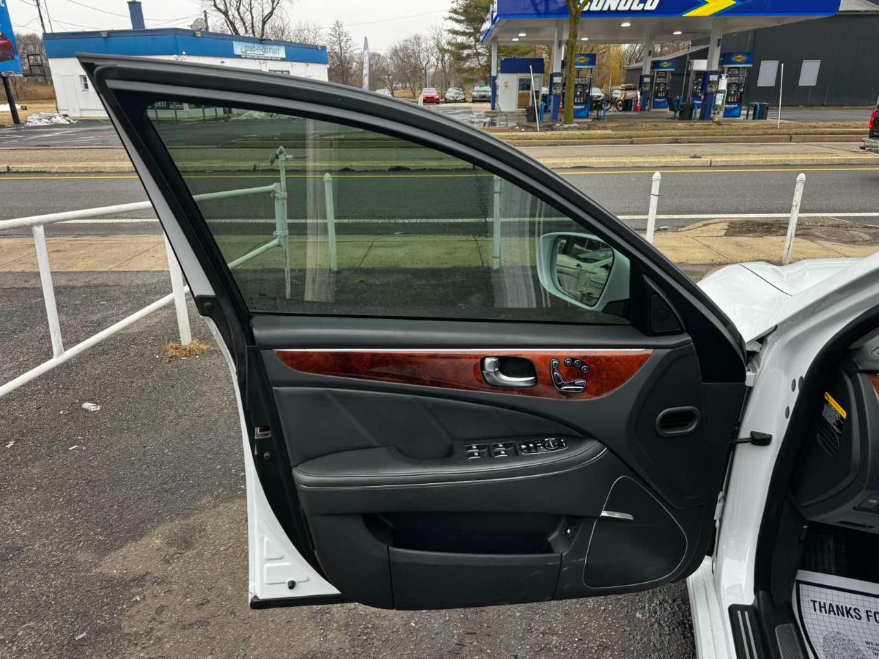 Hyundai Equus 4dr Sdn Signature 2016