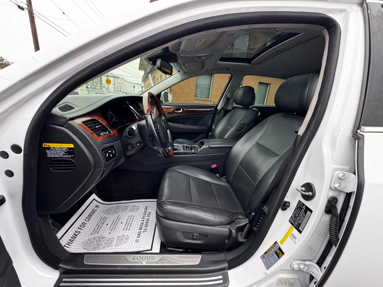 Hyundai Equus 4dr Sdn Signature 2016