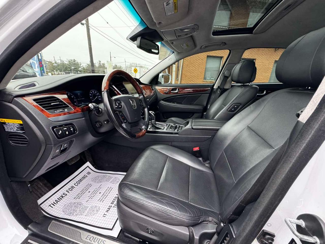 Hyundai Equus 4dr Sdn Signature 2016