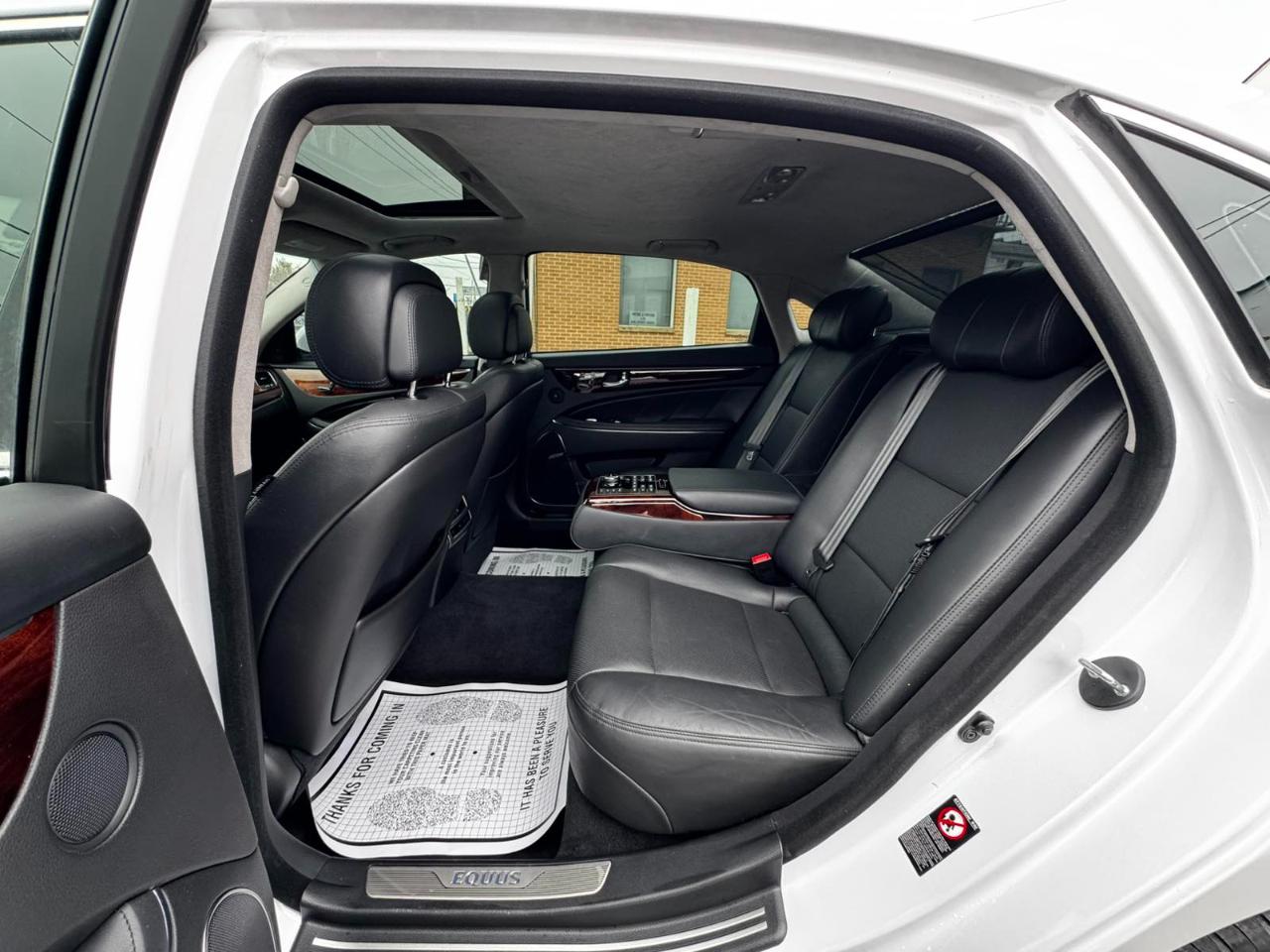 Hyundai Equus 4dr Sdn Signature 2016