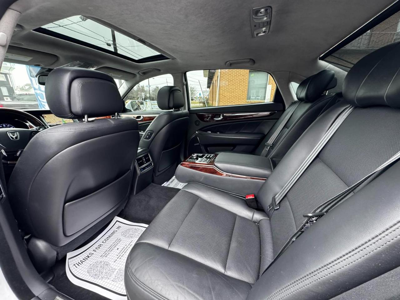 Hyundai Equus 4dr Sdn Signature 2016