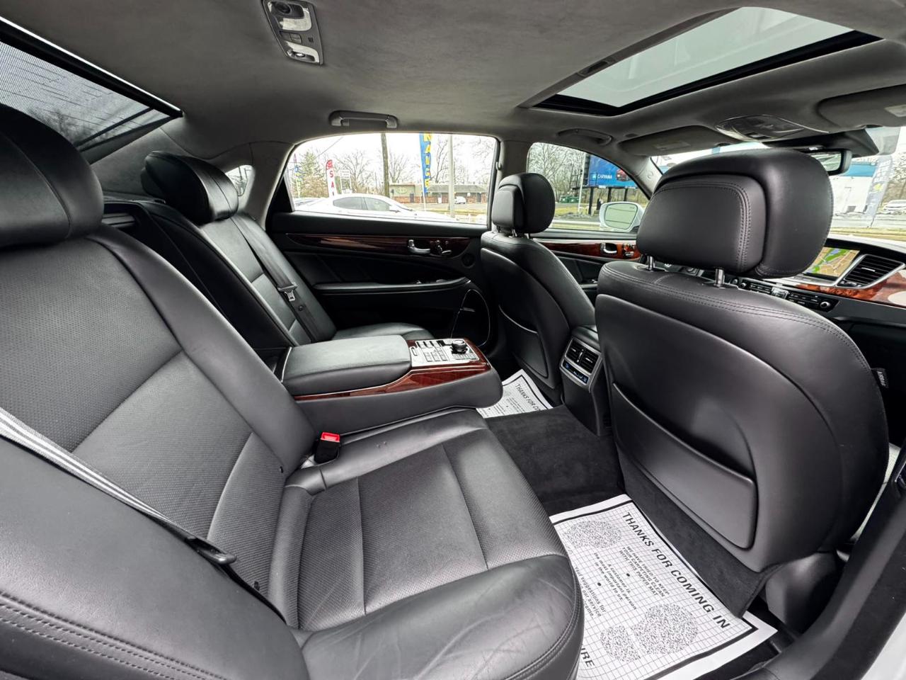 Hyundai Equus 4dr Sdn Signature 2016