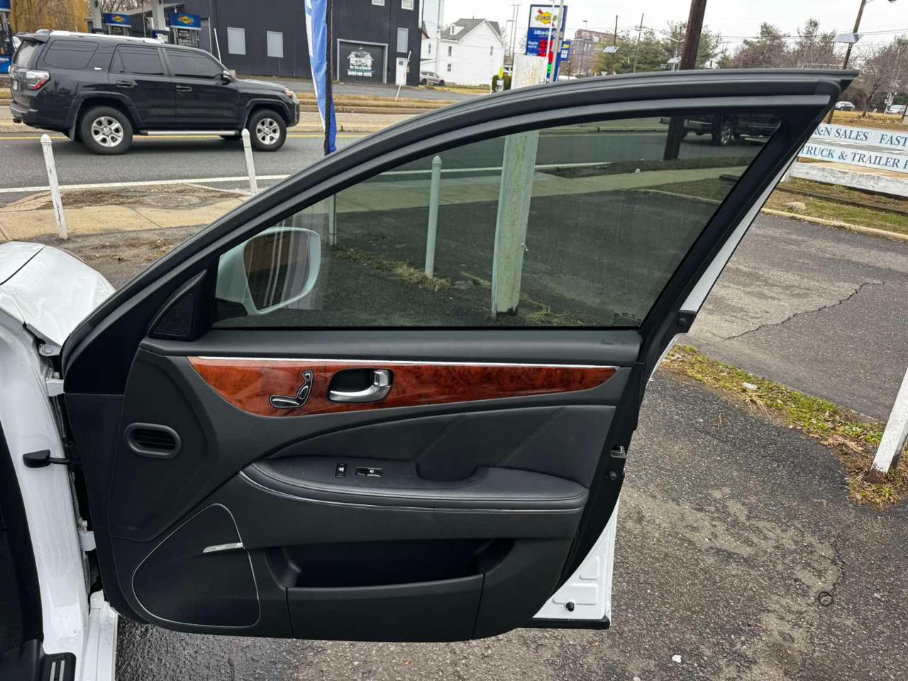 Hyundai Equus 4dr Sdn Signature 2016