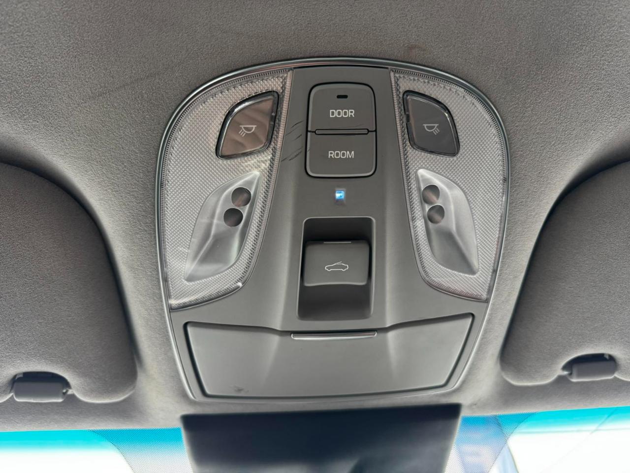 Hyundai Equus 4dr Sdn Signature 2016