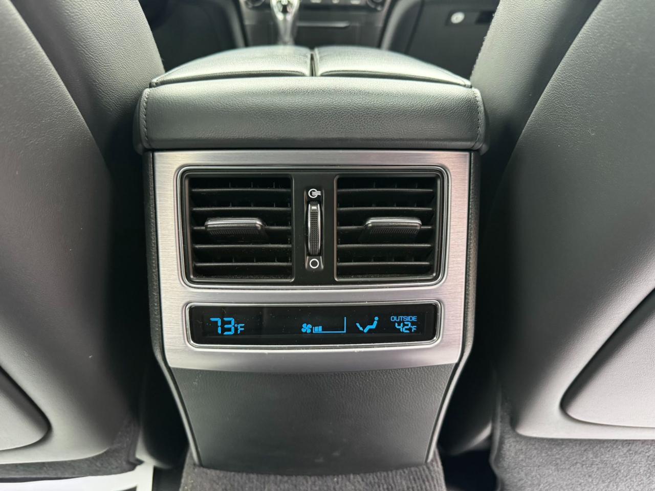 Hyundai Equus 4dr Sdn Signature 2016