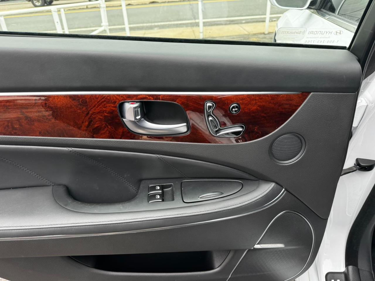 Hyundai Equus 4dr Sdn Signature 2016