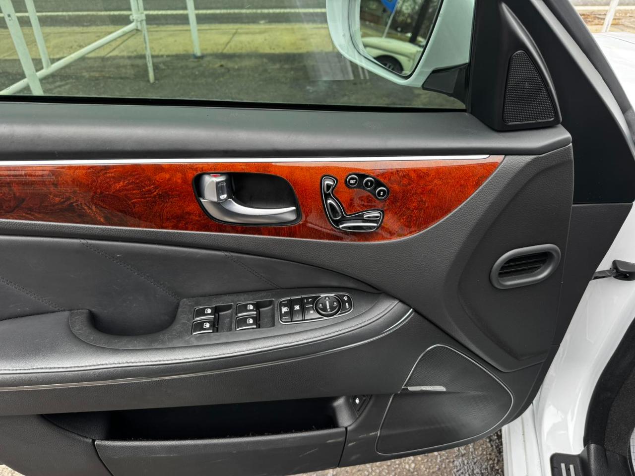 Hyundai Equus 4dr Sdn Signature 2016