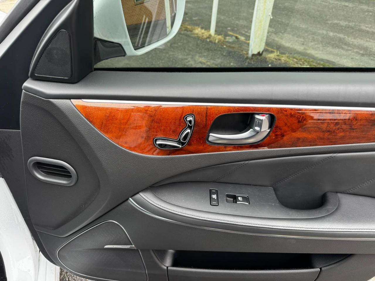 Hyundai Equus 4dr Sdn Signature 2016