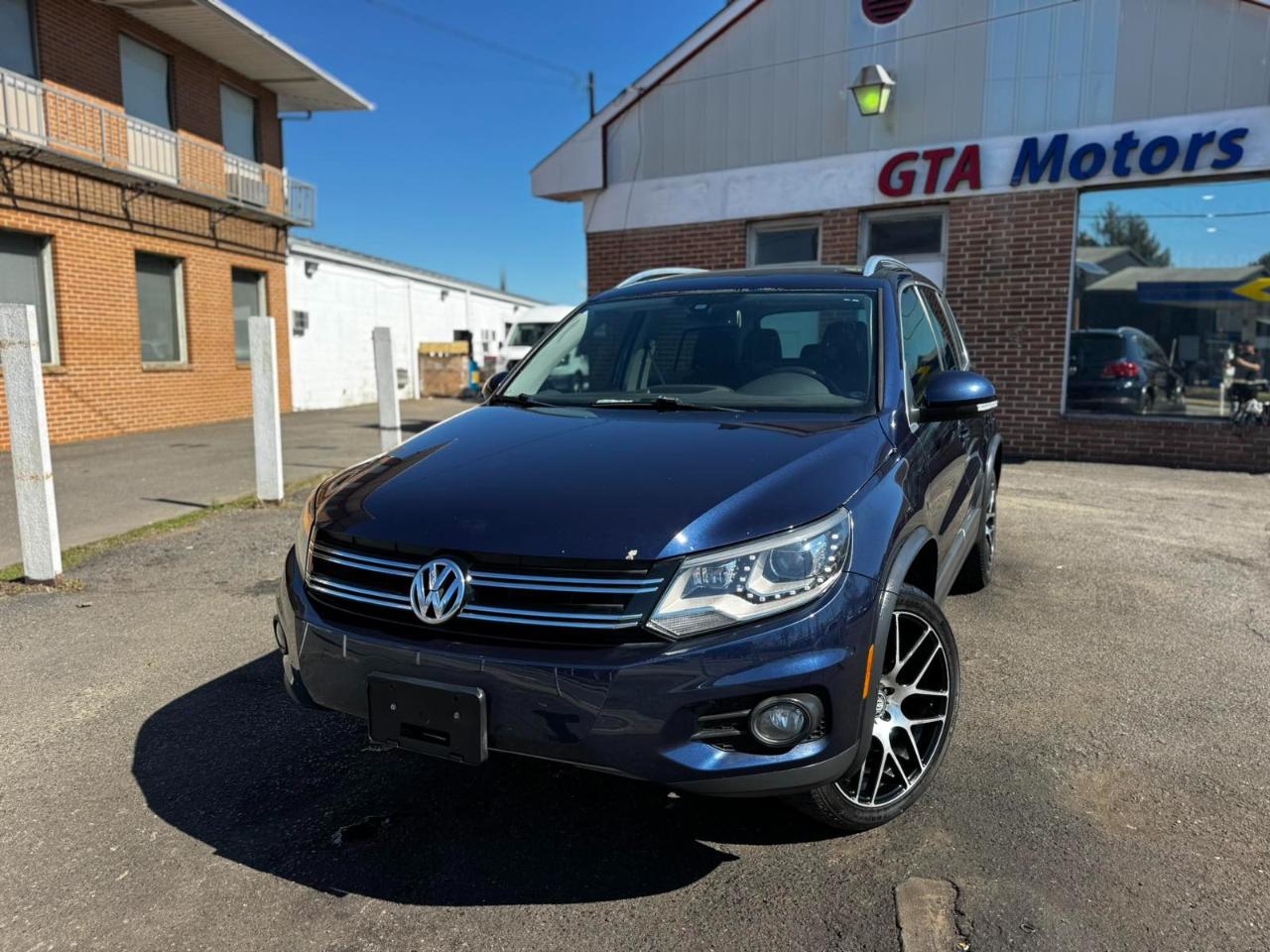 Volkswagen Tiguan 2WD 4dr Auto SE w/Sunroof & Nav 2012