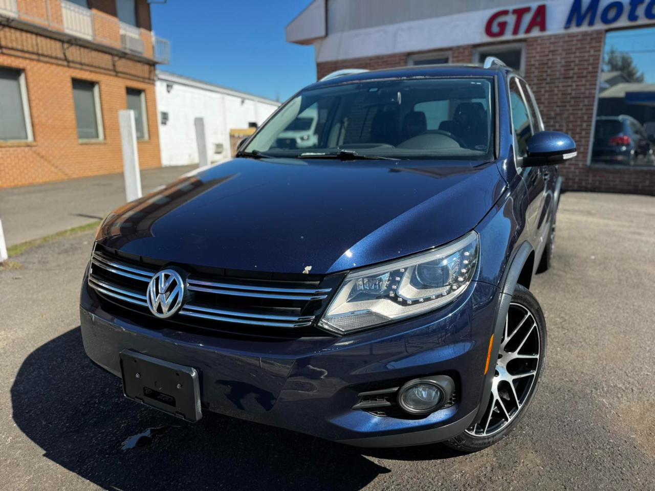 Volkswagen Tiguan 2WD 4dr Auto SE w/Sunroof & Nav 2012