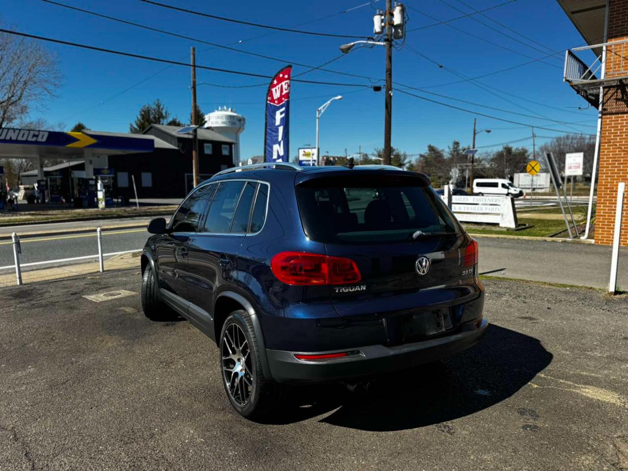 Volkswagen Tiguan 2WD 4dr Auto SE w/Sunroof & Nav 2012