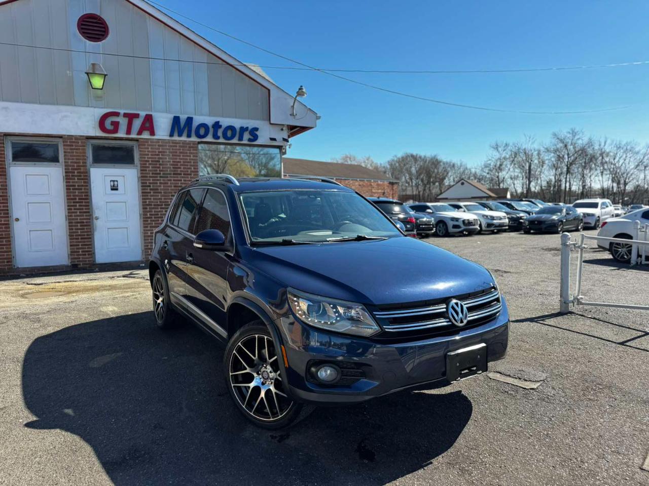 Volkswagen Tiguan 2WD 4dr Auto SE w/Sunroof & Nav 2012