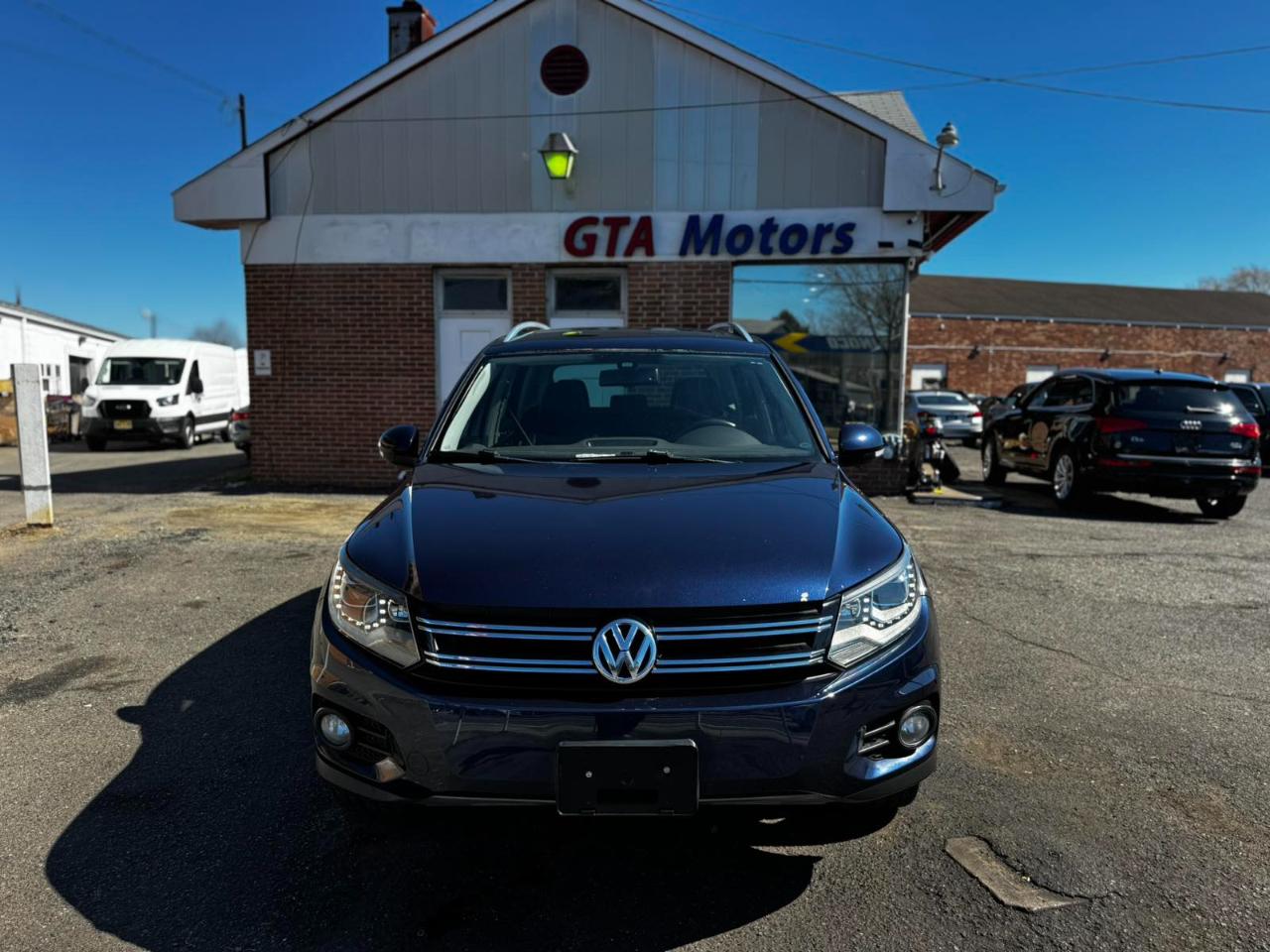 Volkswagen Tiguan 2WD 4dr Auto SE w/Sunroof & Nav 2012