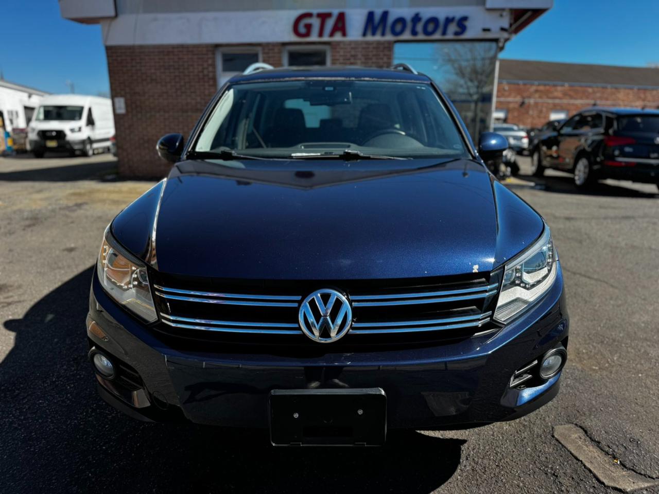 Volkswagen Tiguan 2WD 4dr Auto SE w/Sunroof & Nav 2012