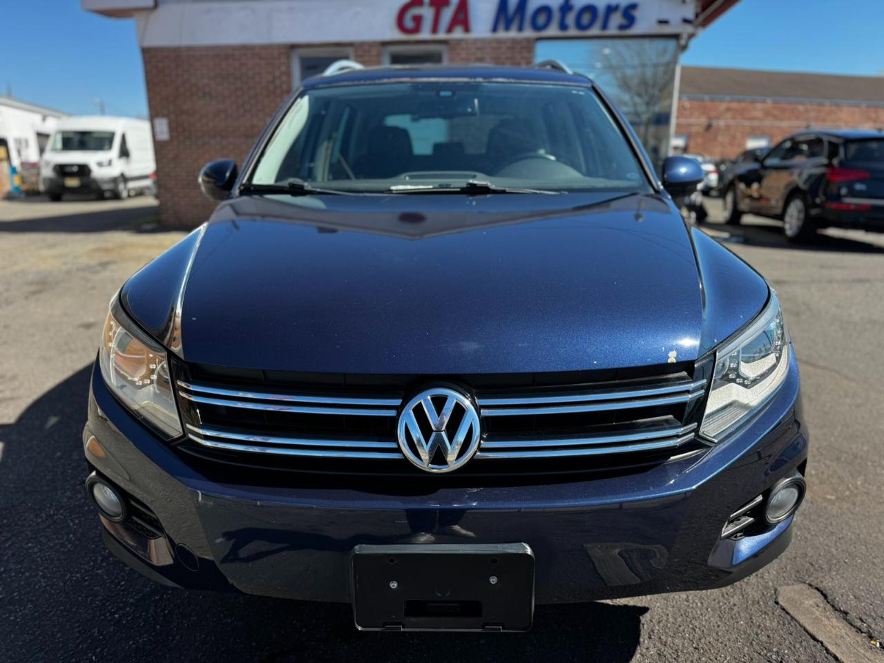 Volkswagen Tiguan 2WD 4dr Auto SE w/Sunroof & Nav 2012