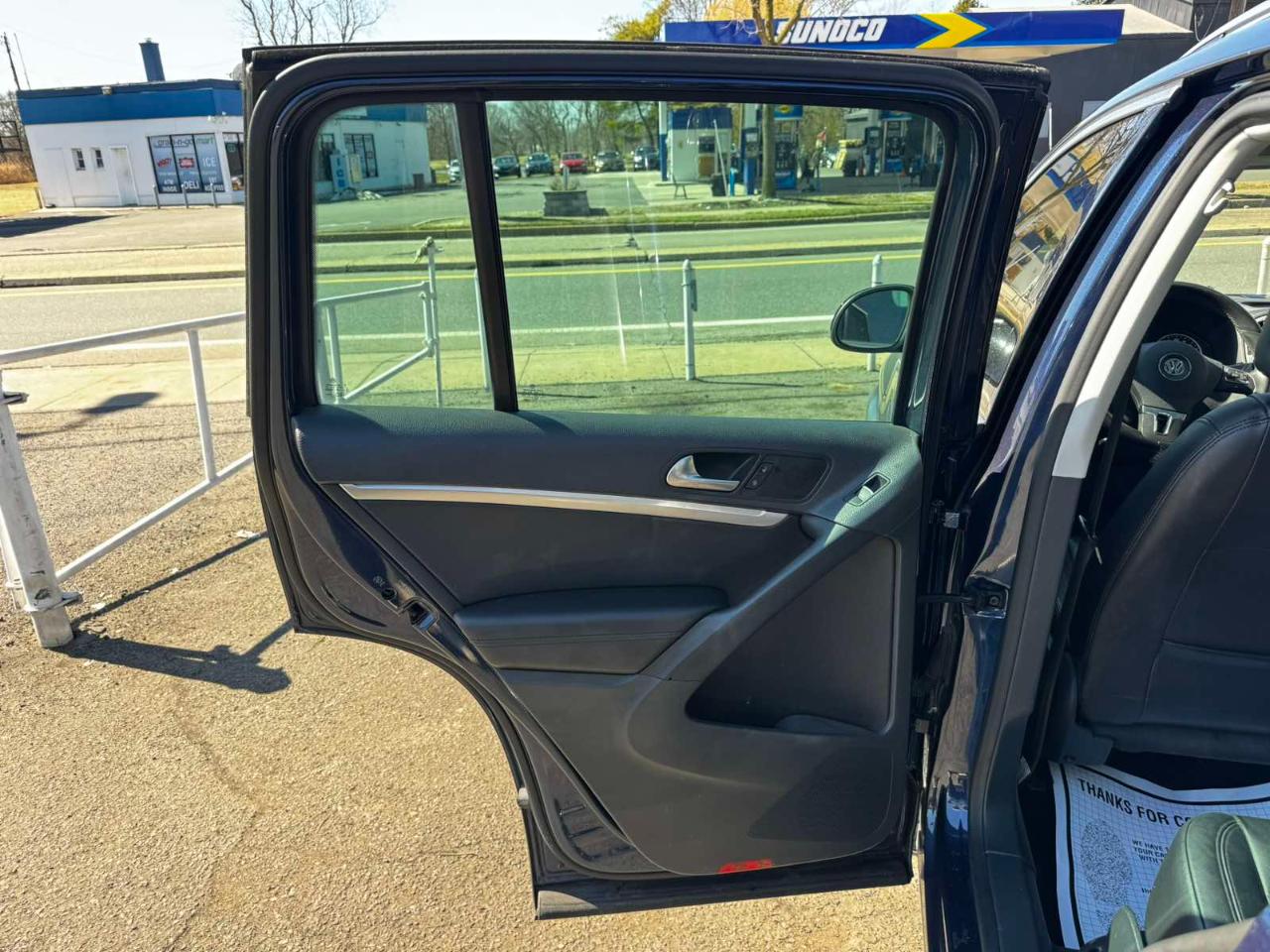 Volkswagen Tiguan 2WD 4dr Auto SE w/Sunroof & Nav 2012