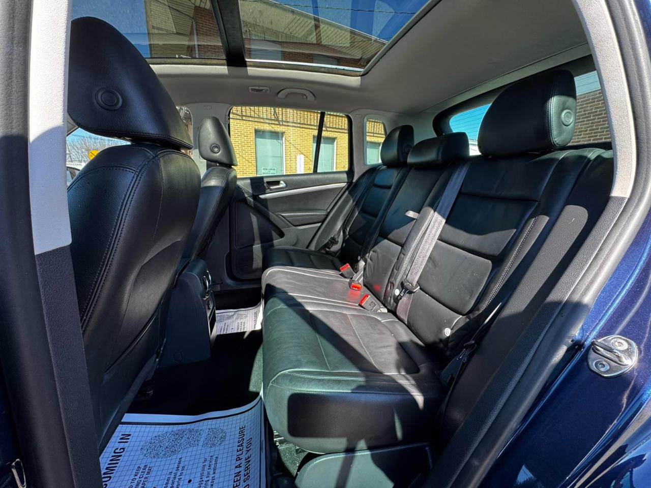 Volkswagen Tiguan 2WD 4dr Auto SE w/Sunroof & Nav 2012