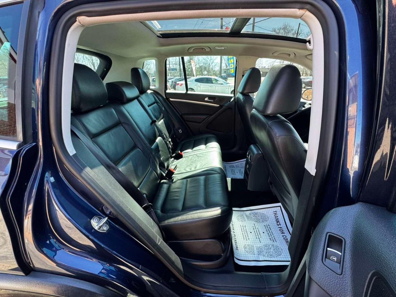 Volkswagen Tiguan 2WD 4dr Auto SE w/Sunroof & Nav 2012