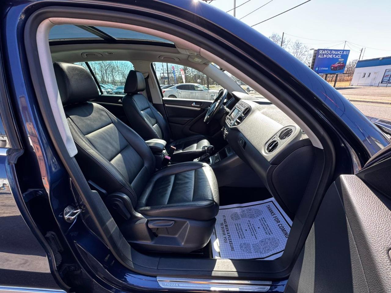 Volkswagen Tiguan 2WD 4dr Auto SE w/Sunroof & Nav 2012