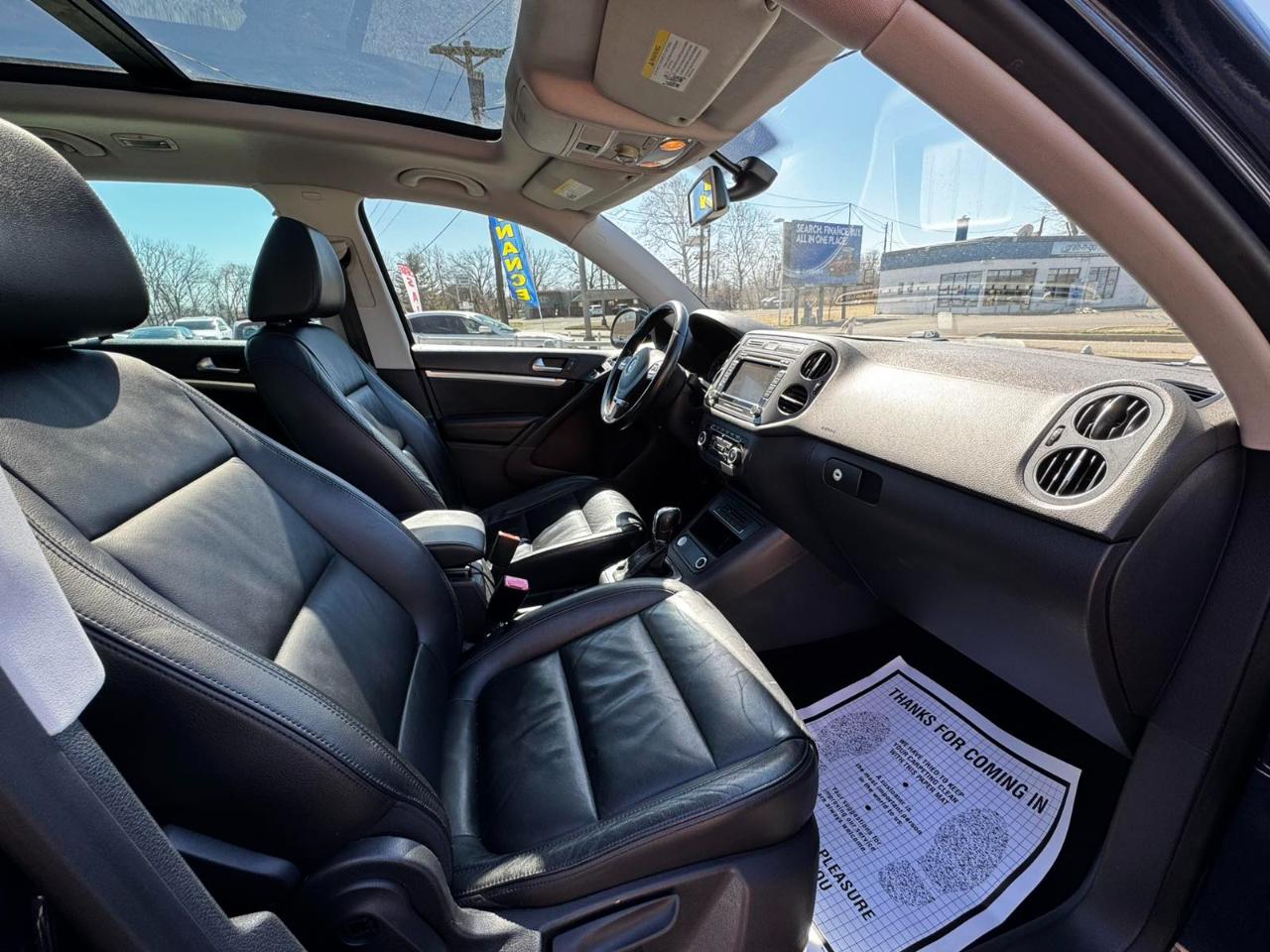 Volkswagen Tiguan 2WD 4dr Auto SE w/Sunroof & Nav 2012