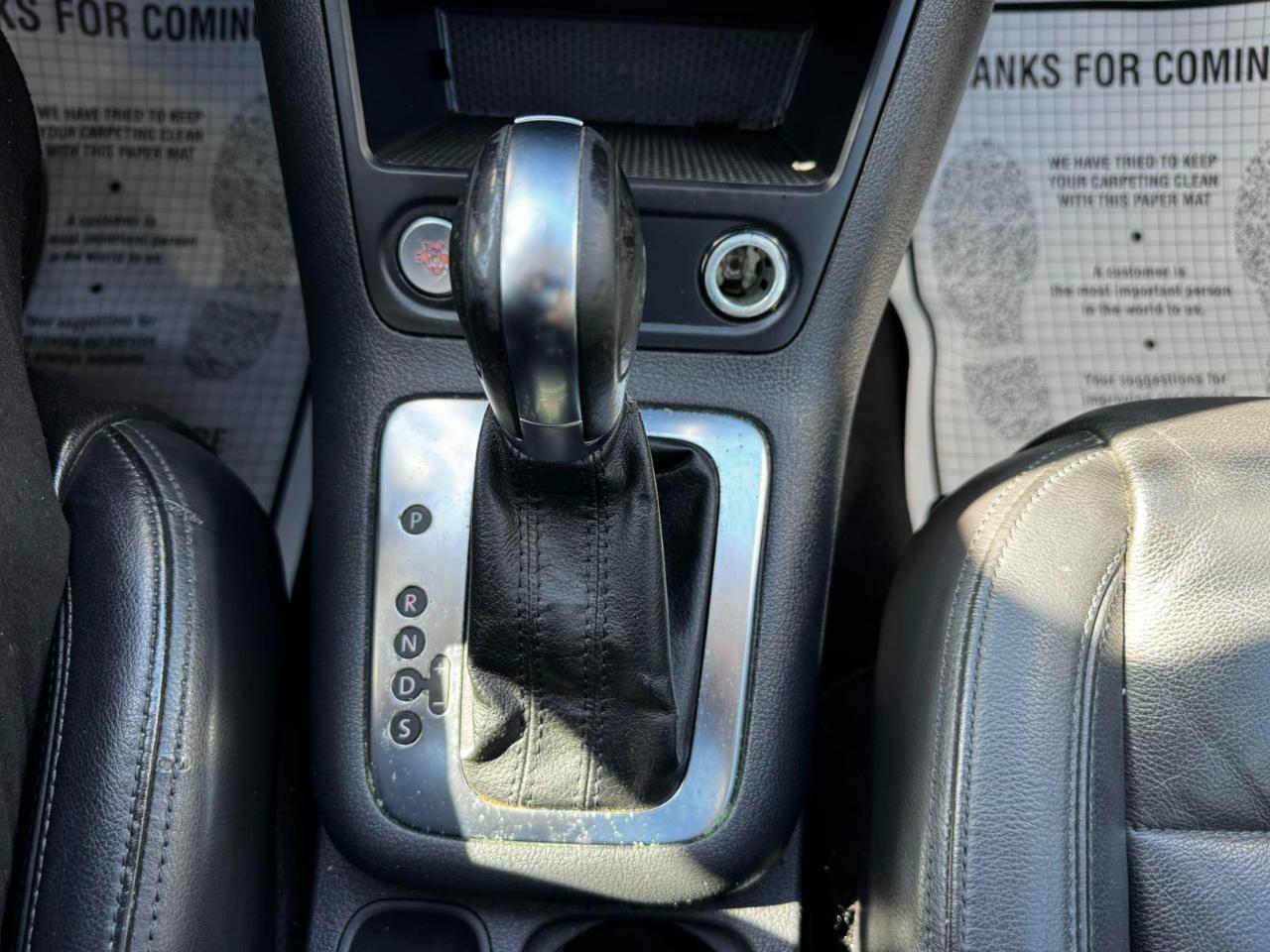 Volkswagen Tiguan 2WD 4dr Auto SE w/Sunroof & Nav 2012