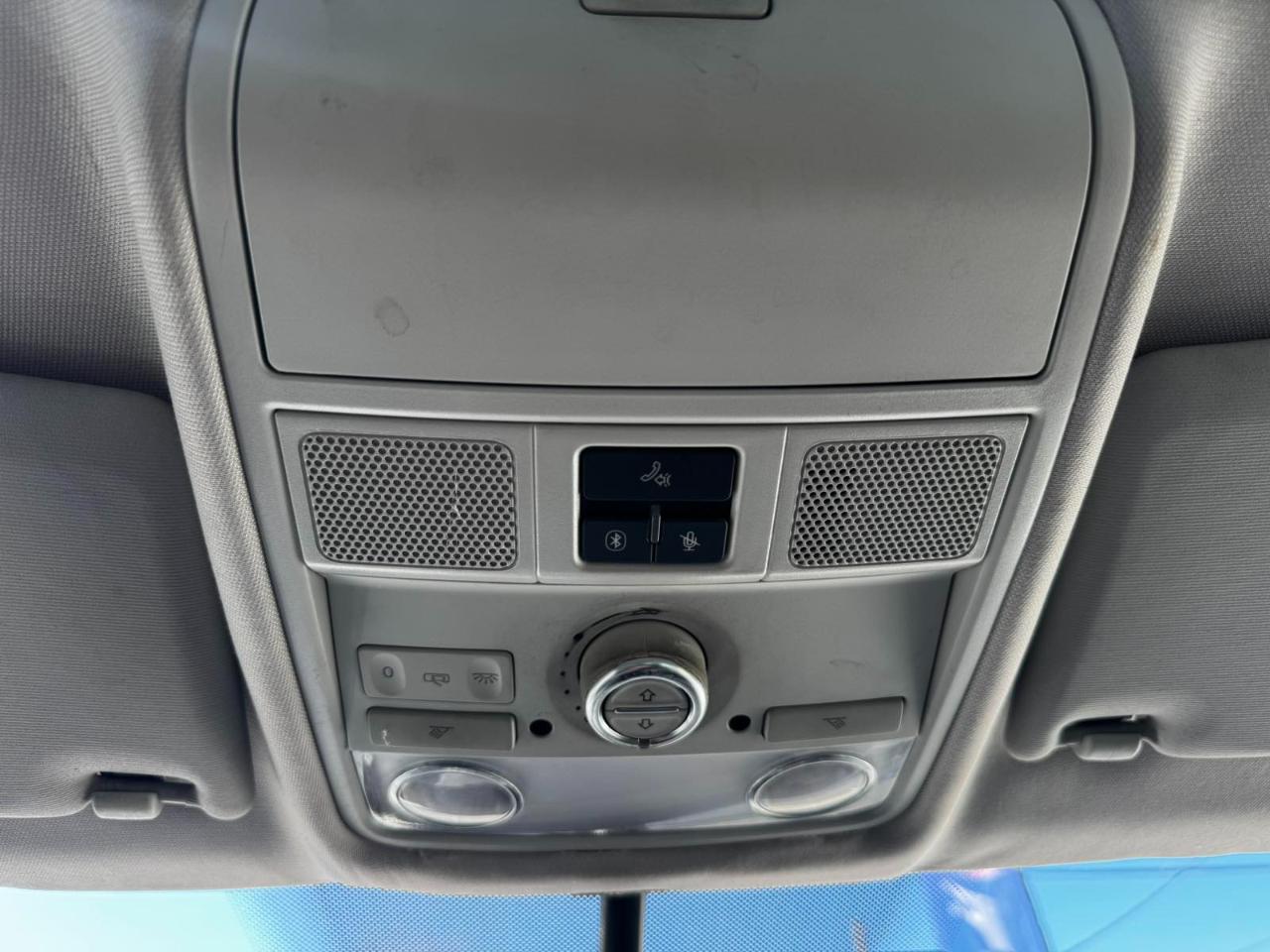 Volkswagen Tiguan 2WD 4dr Auto SE w/Sunroof & Nav 2012