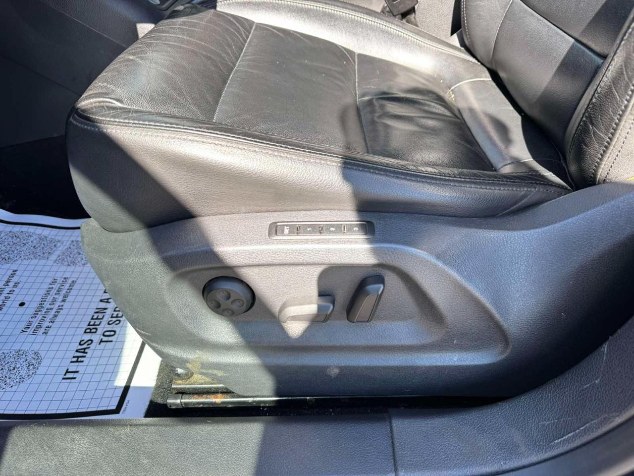 Volkswagen Tiguan 2WD 4dr Auto SE w/Sunroof & Nav 2012