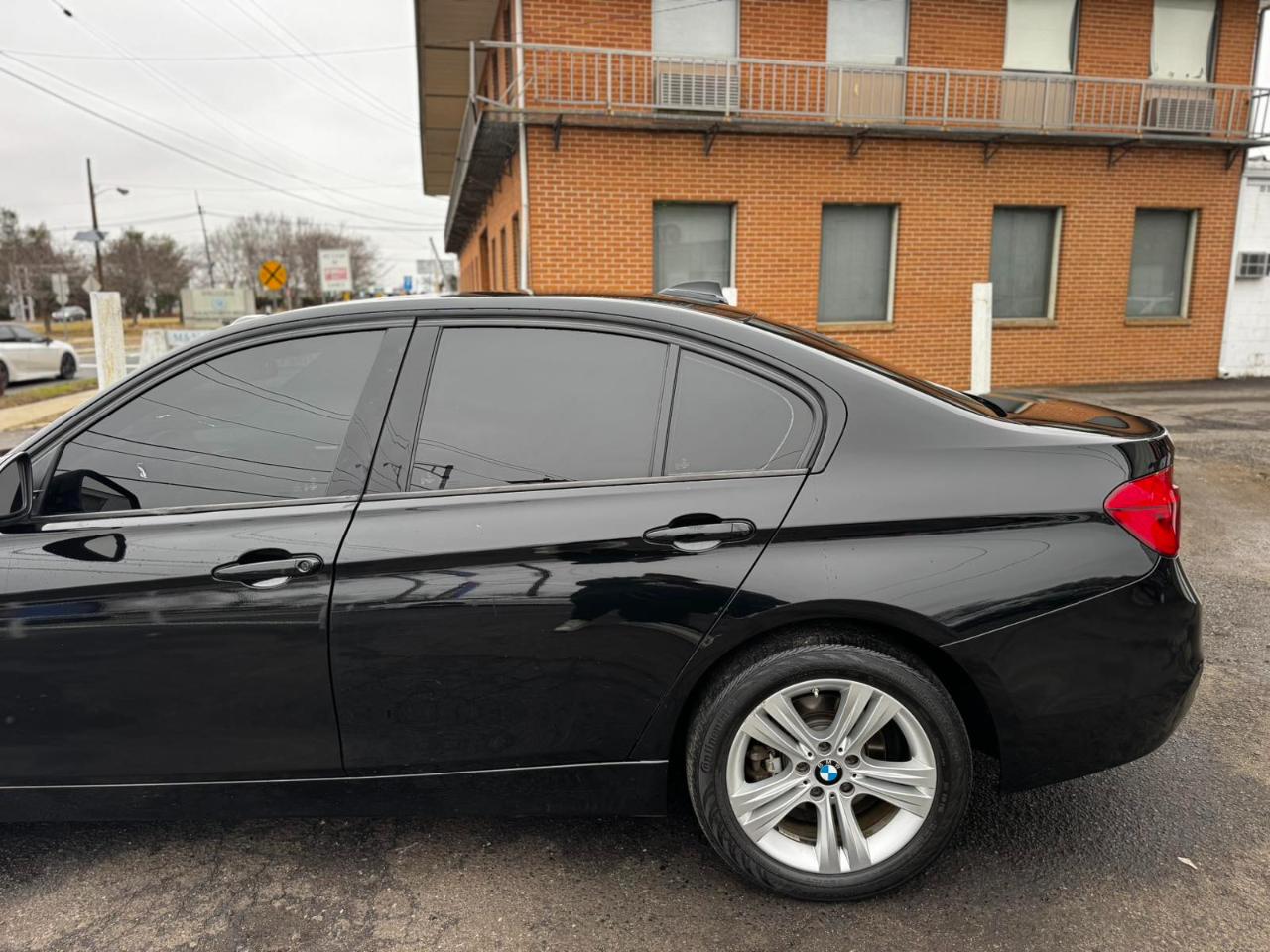 BMW 3 Series 4dr Sdn 328i xDrive AWD SULEV South Africa 2016