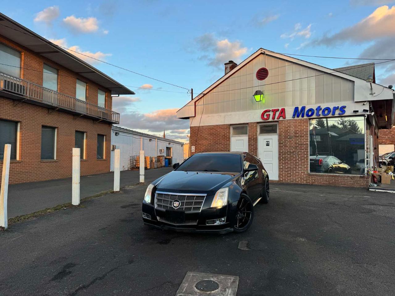 Cadillac CTS Coupe 2dr Cpe Performance AWD 2011