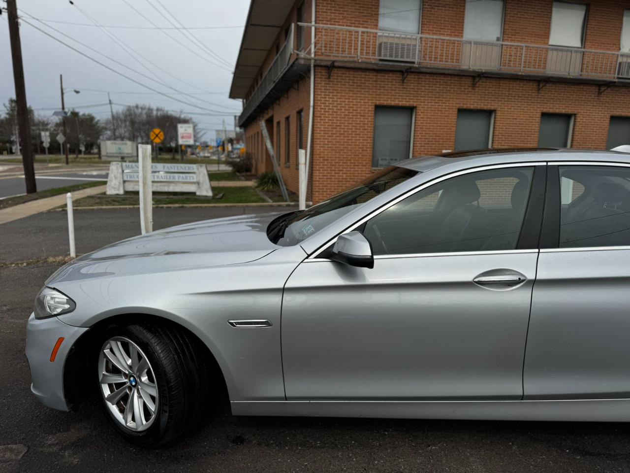 BMW 5 Series 4dr Sdn 528i xDrive AWD 2015