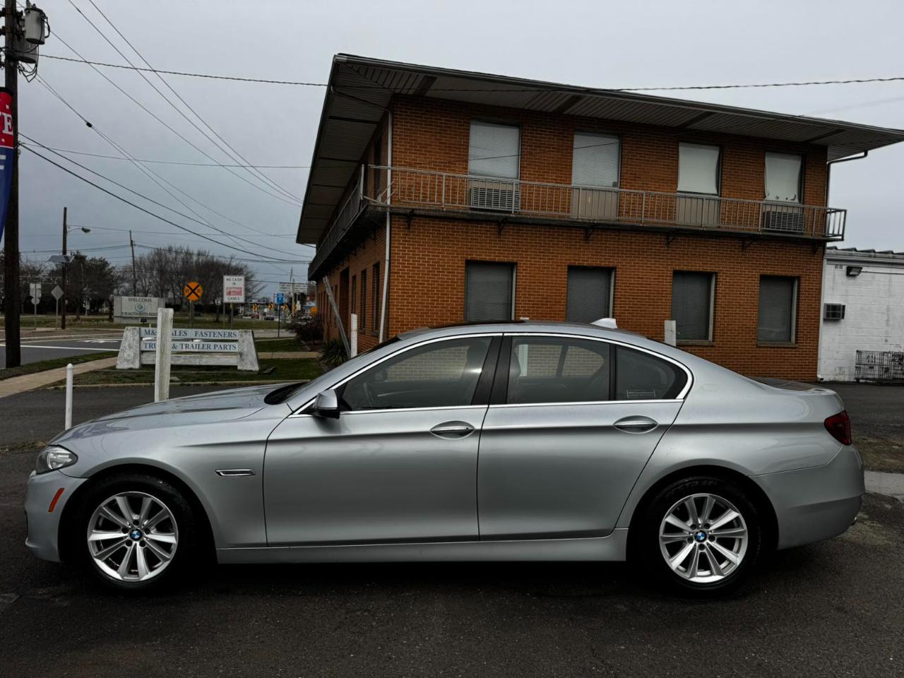 BMW 5 Series 4dr Sdn 528i xDrive AWD 2015