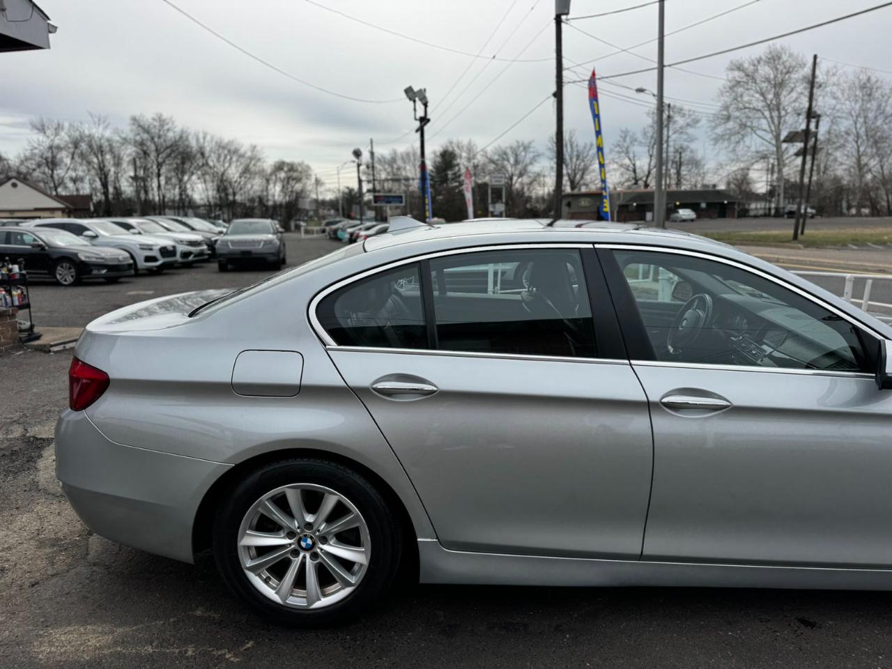 BMW 5 Series 4dr Sdn 528i xDrive AWD 2015