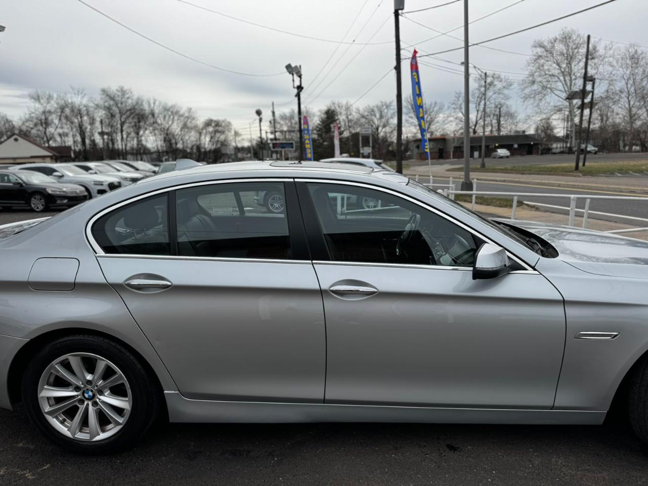 BMW 5 Series 4dr Sdn 528i xDrive AWD 2015