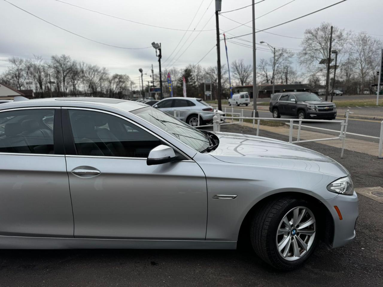 BMW 5 Series 4dr Sdn 528i xDrive AWD 2015