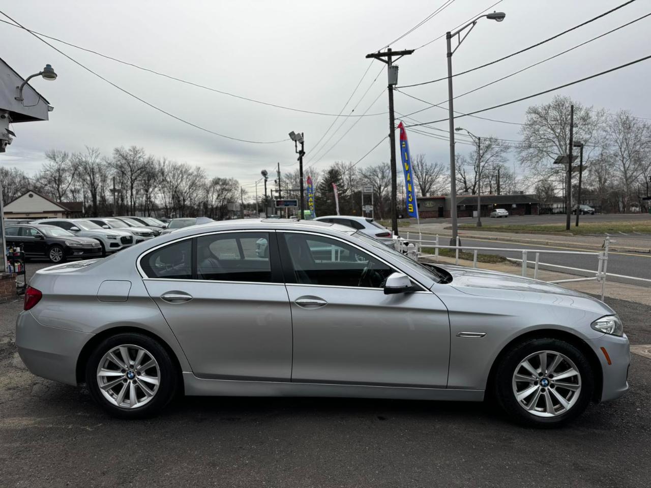 BMW 5 Series 4dr Sdn 528i xDrive AWD 2015