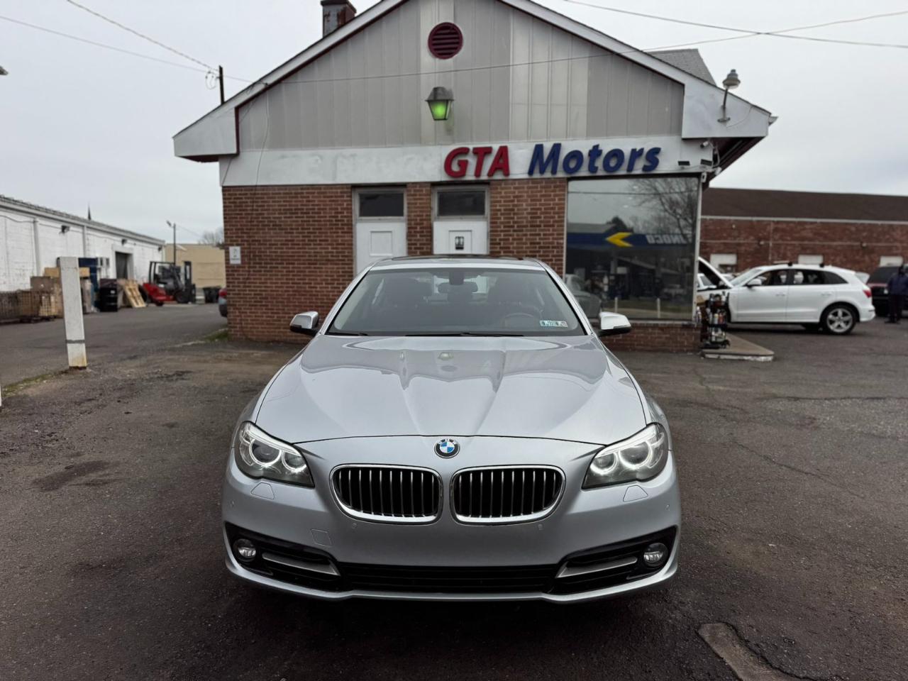 BMW 5 Series 4dr Sdn 528i xDrive AWD 2015