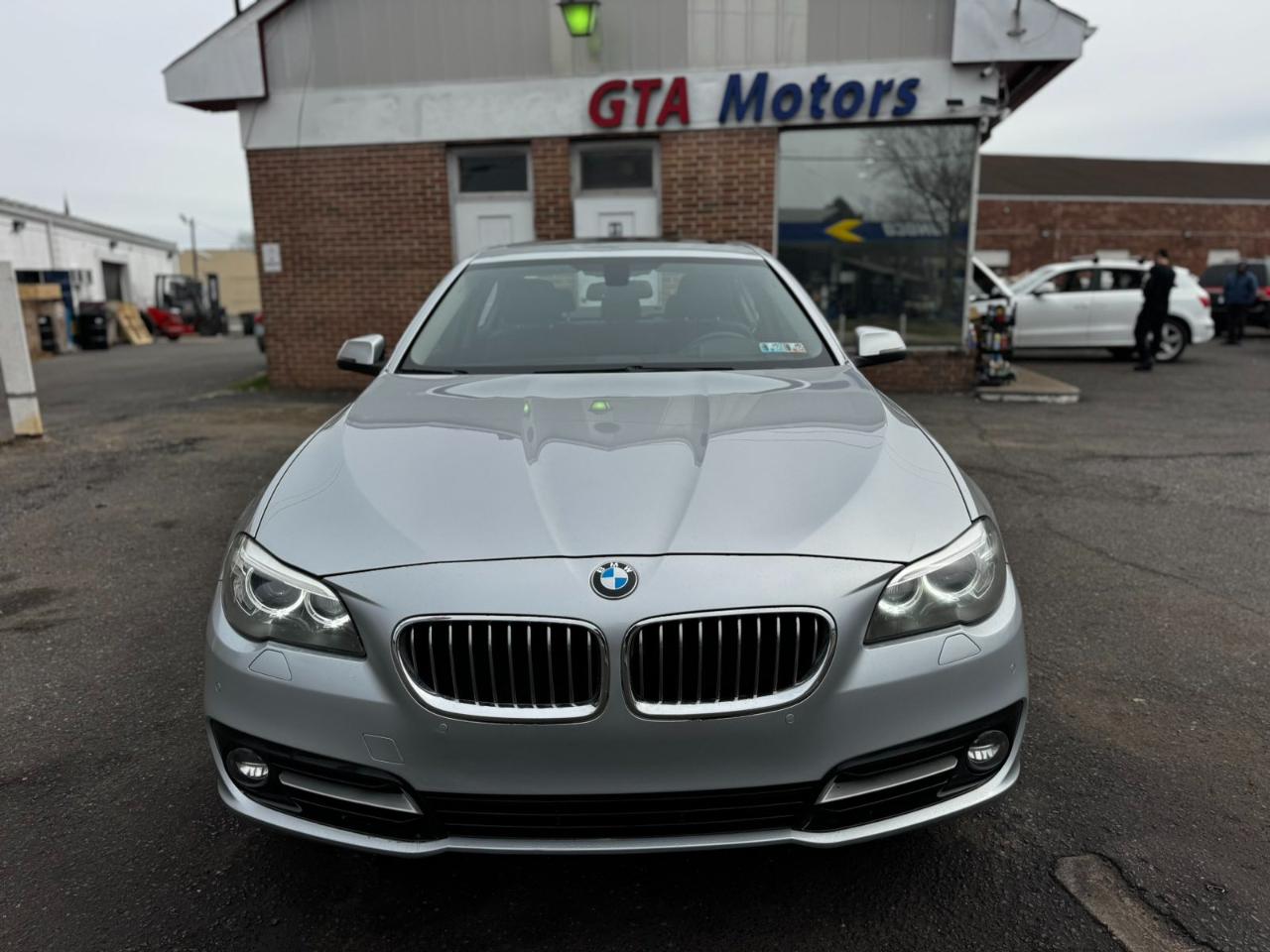 BMW 5 Series 4dr Sdn 528i xDrive AWD 2015