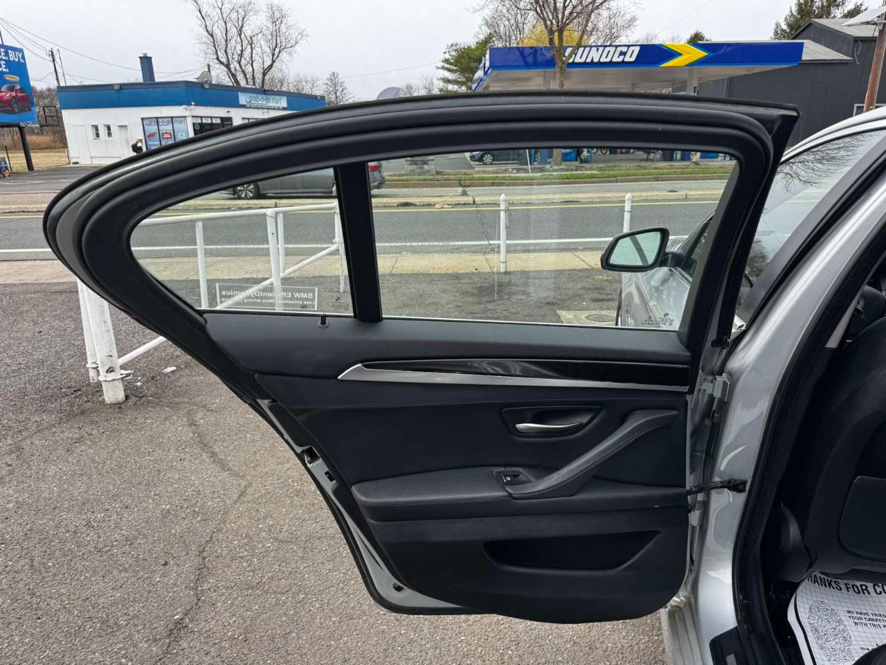 BMW 5 Series 4dr Sdn 528i xDrive AWD 2015