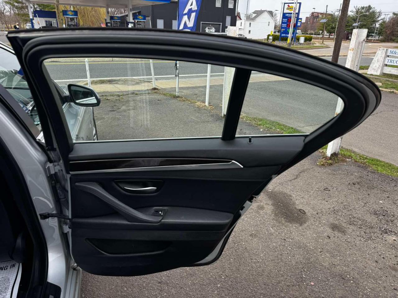 BMW 5 Series 4dr Sdn 528i xDrive AWD 2015