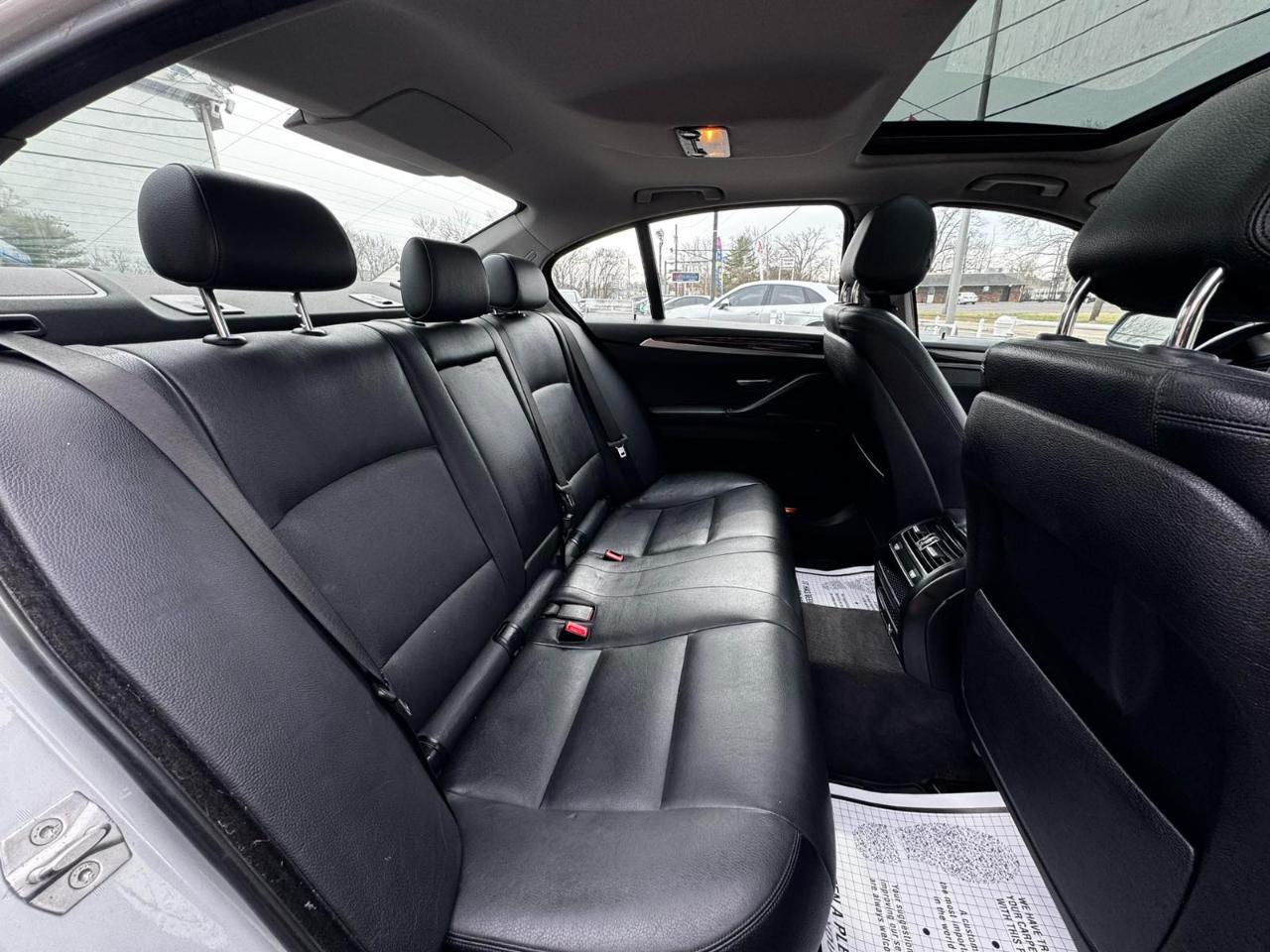 BMW 5 Series 4dr Sdn 528i xDrive AWD 2015