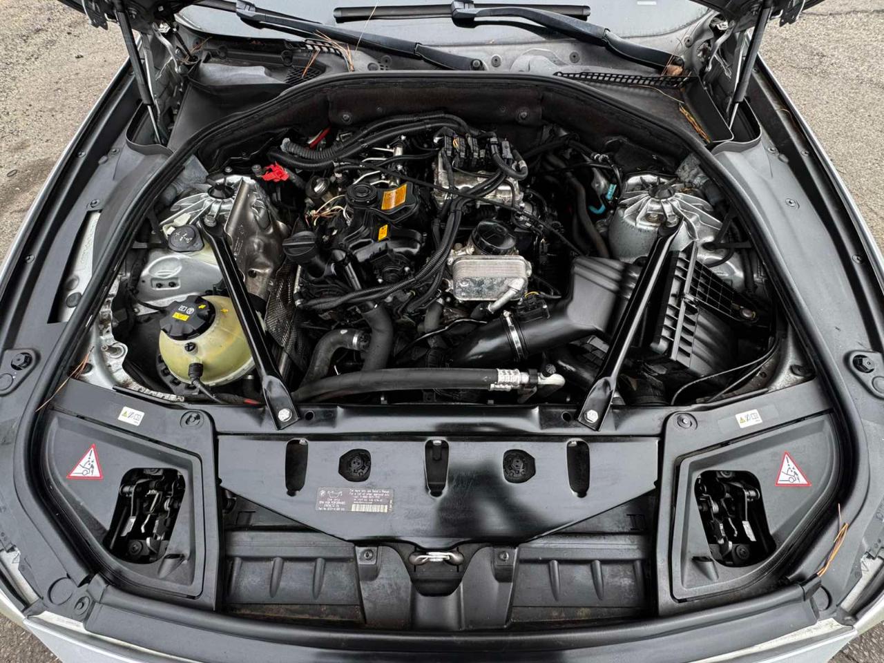 BMW 5 Series 4dr Sdn 528i xDrive AWD 2015