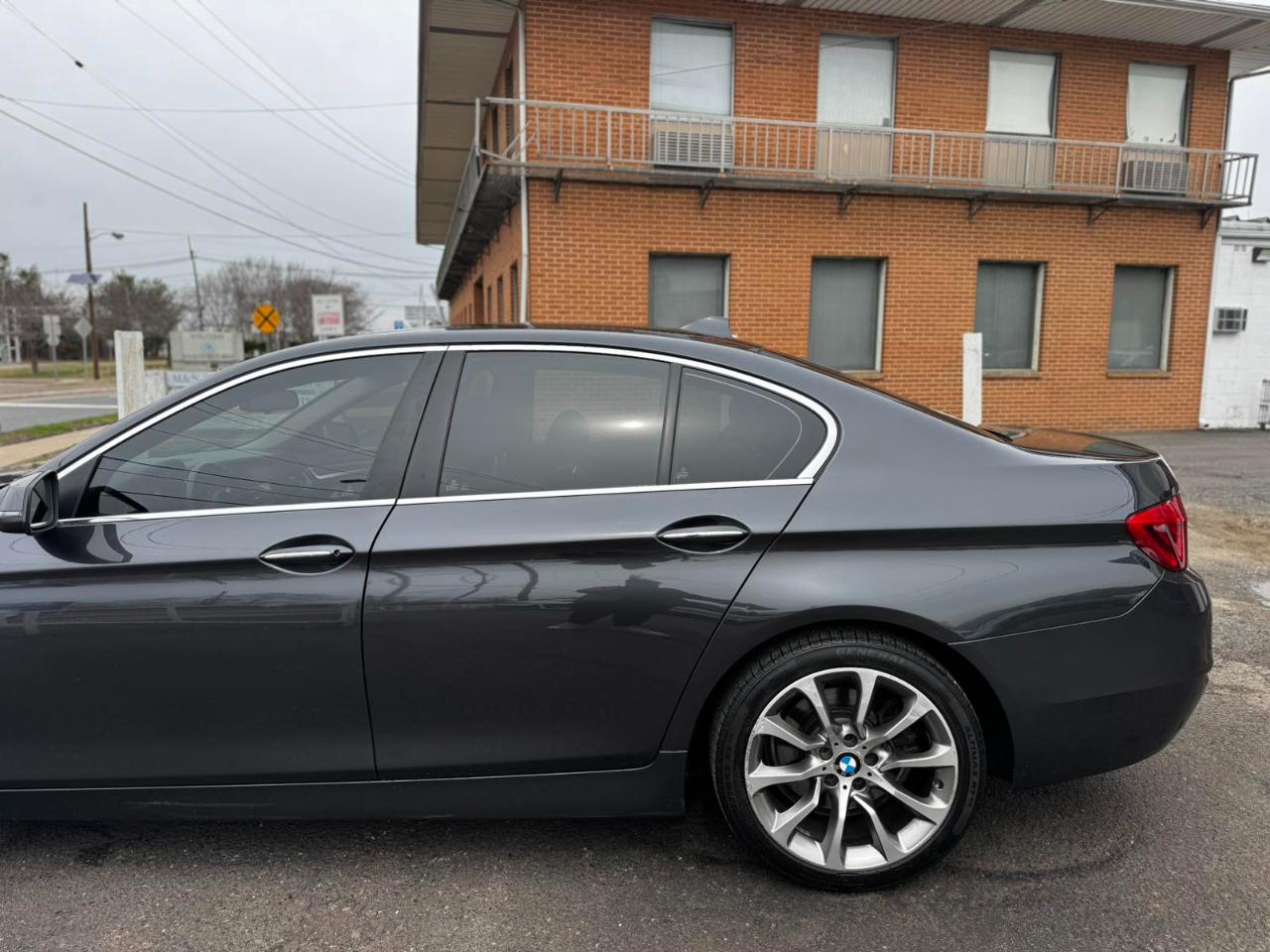 BMW 5 Series 4dr Sdn 535i xDrive AWD 2016