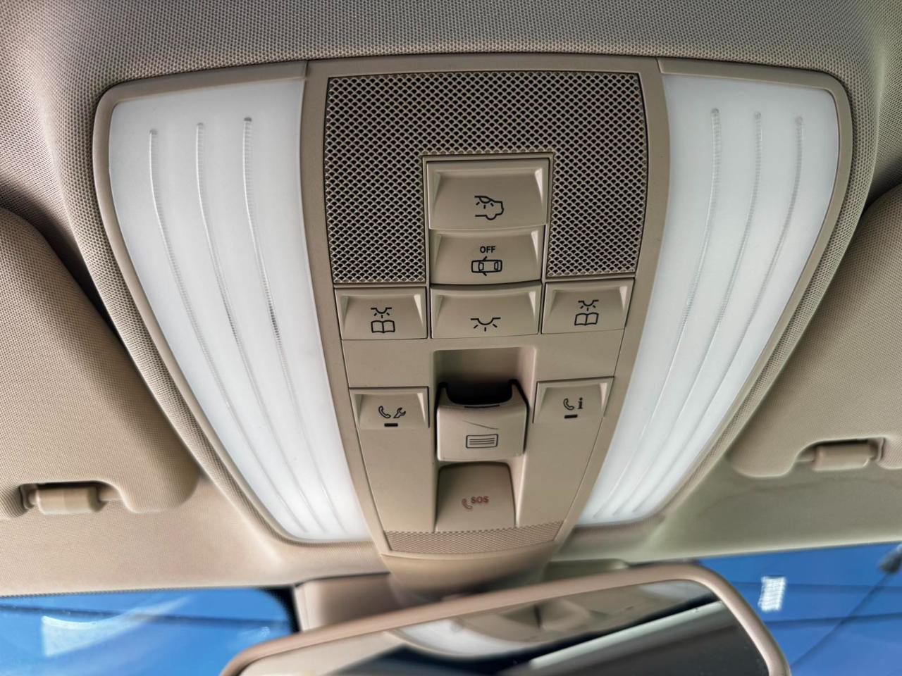 Mercedes-Benz CLS-Class 4dr Sdn CLS 550 4MATIC 2012