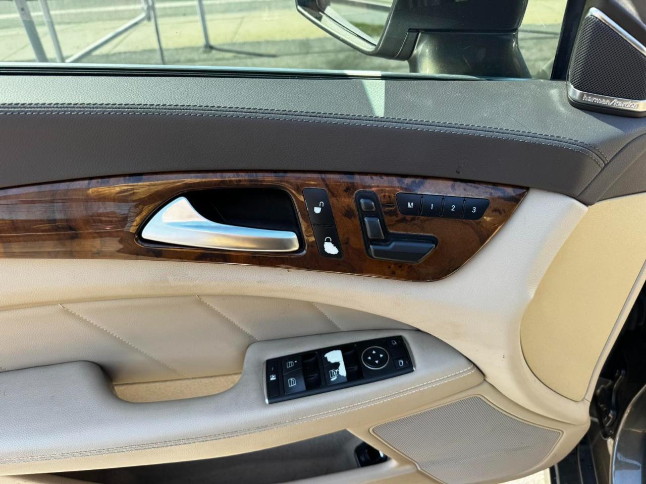 Mercedes-Benz CLS-Class 4dr Sdn CLS 550 4MATIC 2012