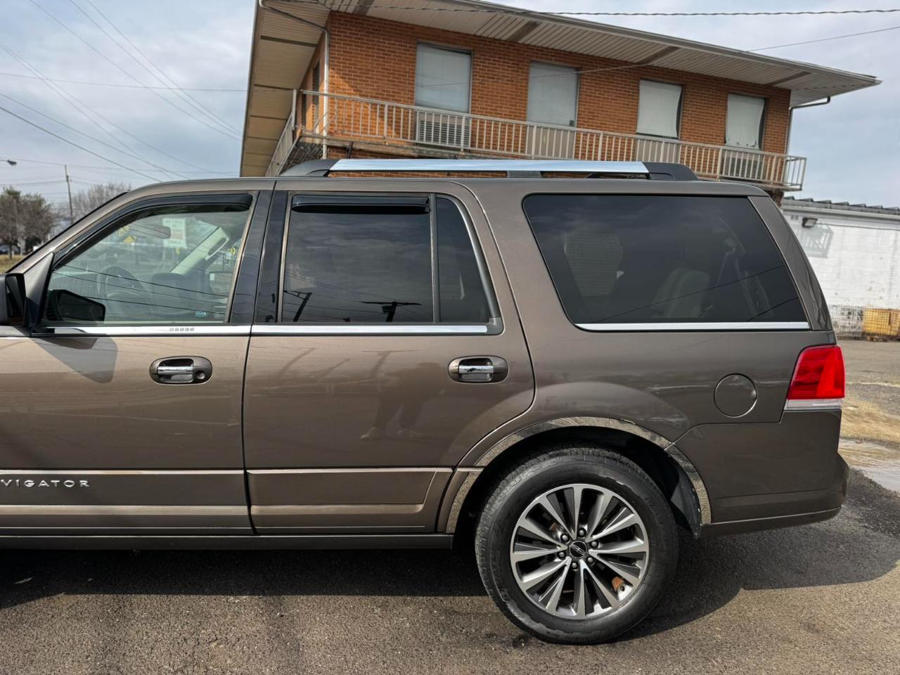 Lincoln Navigator 2WD 4dr 2015