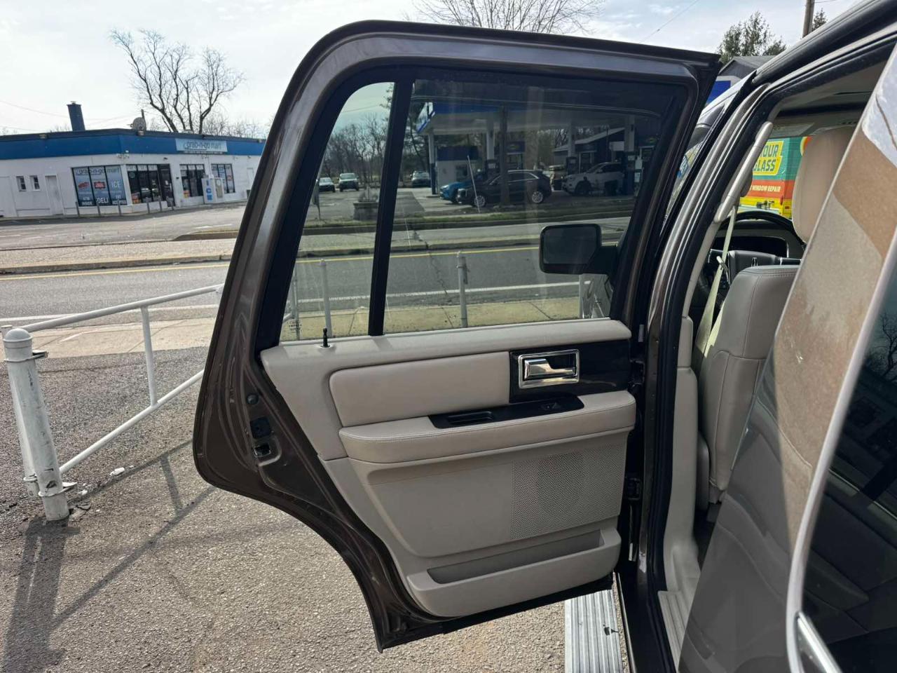 Lincoln Navigator 2WD 4dr 2015