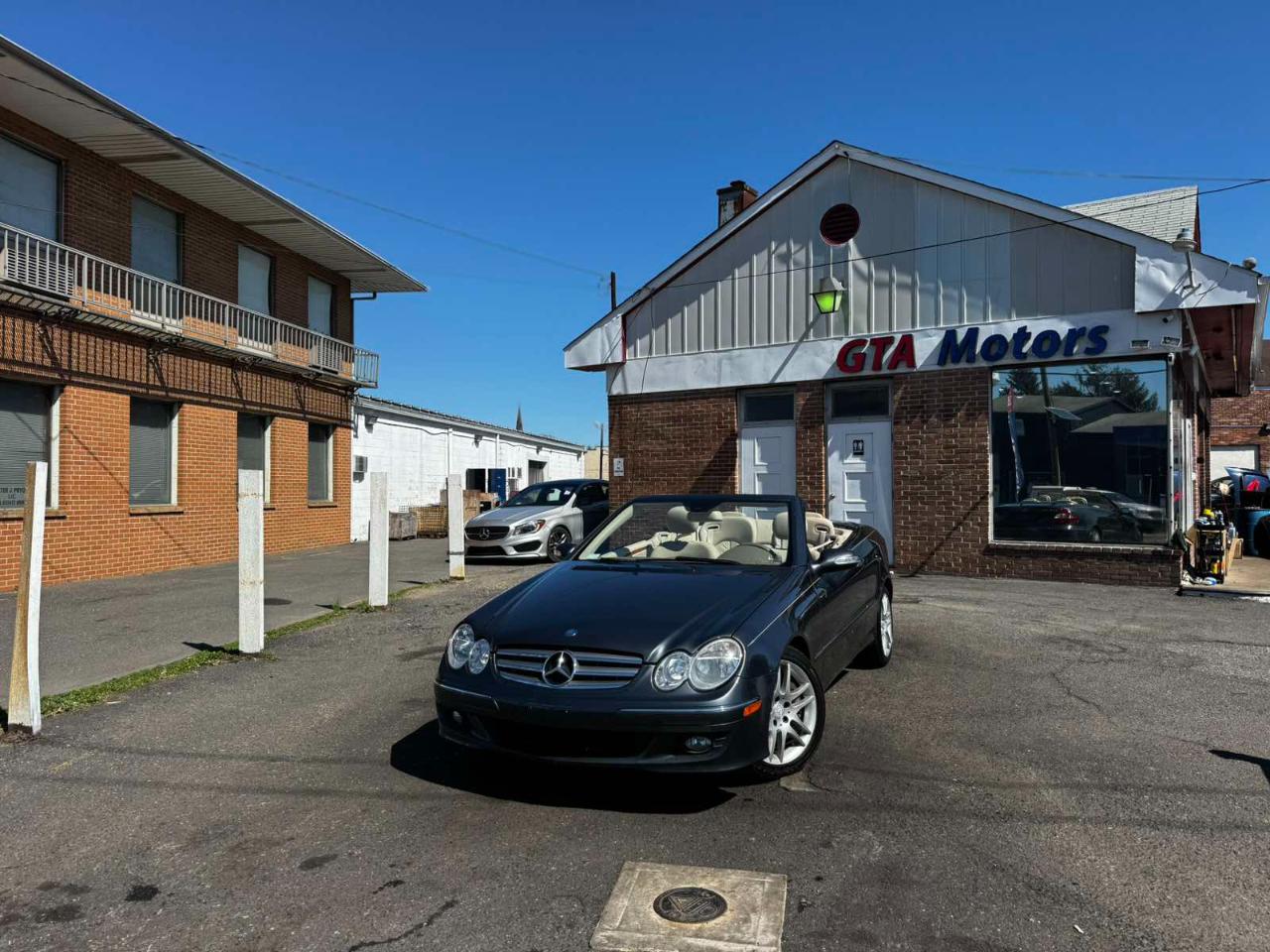 Mercedes-Benz CLK-Class 2dr Cabriolet 3.5L 2009